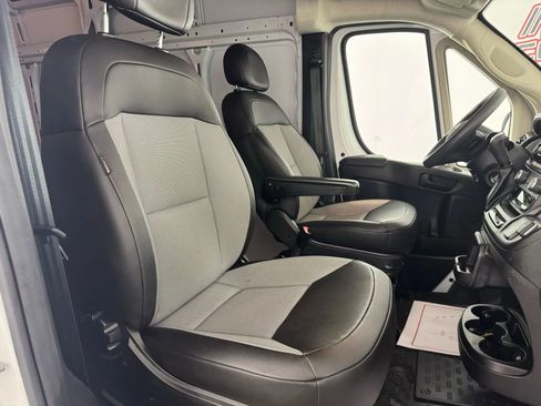 Used 2024 RAM ProMaster 2500 image 30