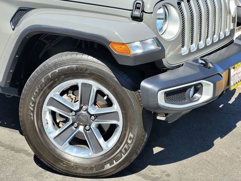 Used 2023 Jeep Wrangler Unlimited Sahara AWD/4WD image 4