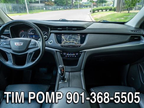 Used 2017 Cadillac XT5 Luxury w/ Driver Awareness Package FWD image 18