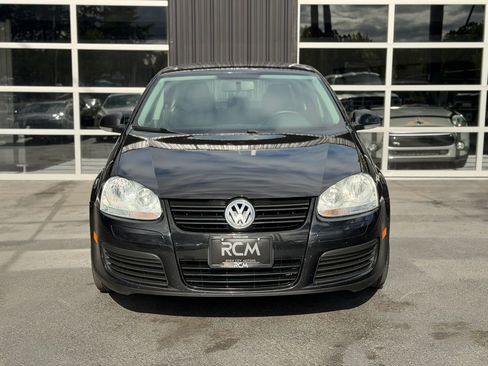 Used 2010 Volkswagen Jetta Wolfsburg Edition FWD image 2