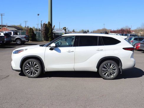 Used 2020 Toyota Highlander Platinum image 8