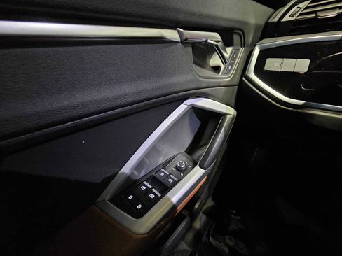 Used 2022 Audi Q3 2.0T Premium w/ Convenience Package image 32