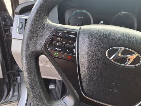 Used 2016 Hyundai Sonata SE image 13