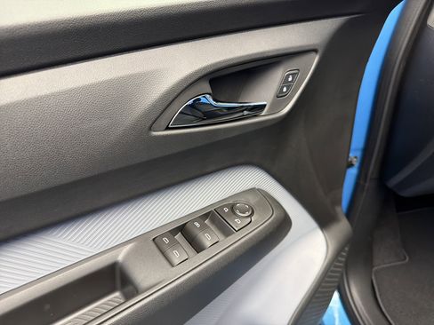 New 2027 Chevrolet Bolt LT w/ Comfort Package FWD image 11