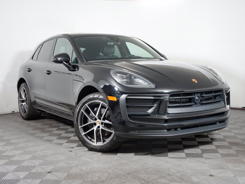 Used 2024 Porsche Macan w/ Premium Plus Package AWD/4WD image 9
