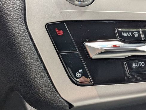 Used 2022 Ford Explorer XLT w/ Equipment Group 202A image 29