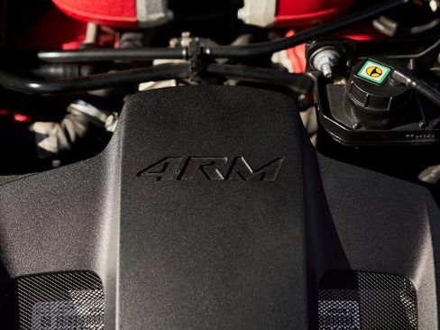 Used 2018 Ferrari GTC4Lusso image 17