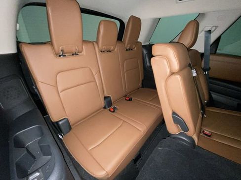 Used 2024 Nissan Pathfinder Platinum w/ Cargo Package AWD/4WD image 24
