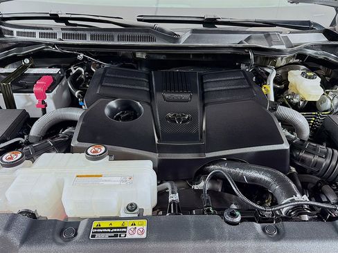Used 2025 Toyota Tundra Platinum w/ TRD Performance Package (TMS) AWD/4WD image 18