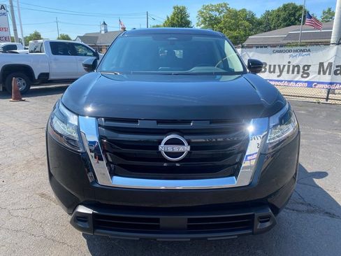 Used 2025 Nissan Pathfinder SV AWD/4WD image 8