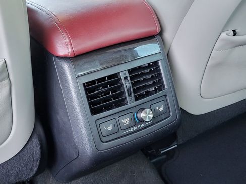 Used 2013 Toyota Avalon Limited image 27