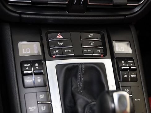 Used 2021 Porsche Macan S image 37