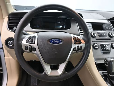 Used 2017 Ford Taurus SE image 14
