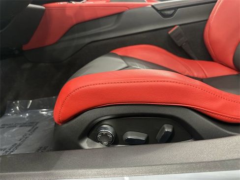 Used 2025 Chevrolet Corvette Stingray w/ Stealth Interior Trim Package image 14