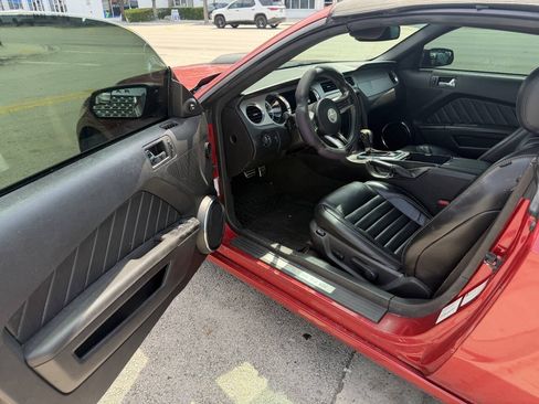 Used 2013 Ford Mustang Premium RWD image 12