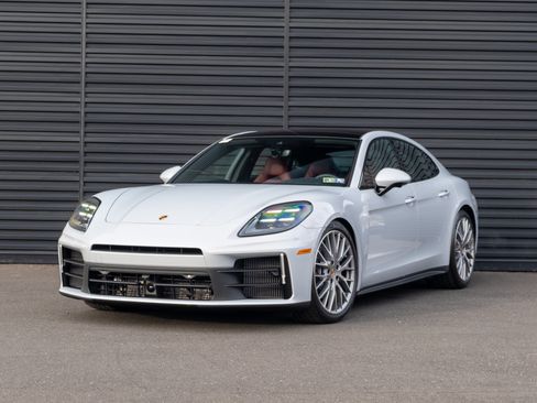 New 2026 Porsche Panamera 4 image 1
