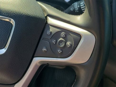 Used 2023 GMC Terrain SLT image 25