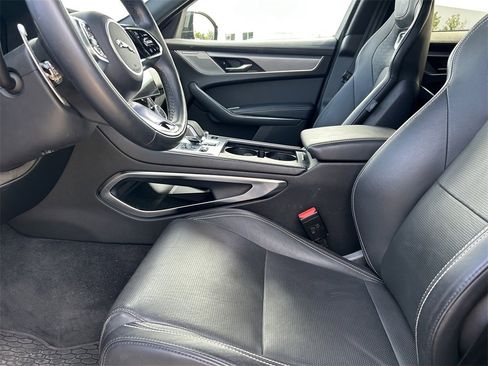 Used 2024 Jaguar F-PACE R-Dynamic S image 12