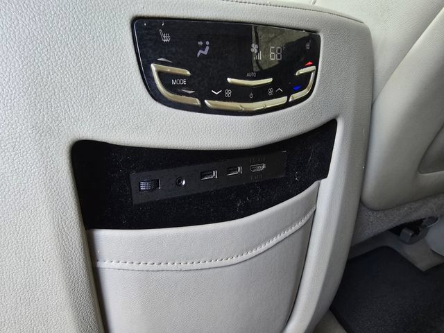 Used 2018 Cadillac Escalade ESV Premium Luxury AWD/4WD image 28