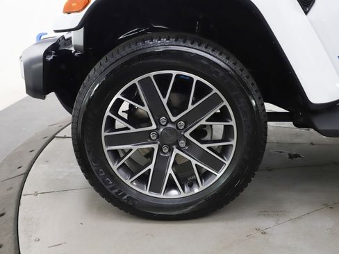 Used 2023 Jeep Wrangler Unlimited Sahara w/ Cold Weather Group image 25