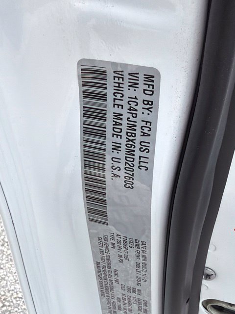 Used 2021 Jeep Cherokee Trailhawk AWD/4WD image 24