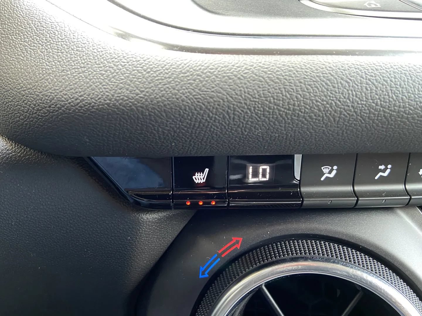 Used 2024 Chevrolet Blazer LT AWD/4WD image 23