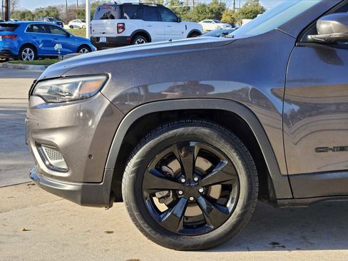 Used 2020 Jeep Cherokee Latitude Plus image 7