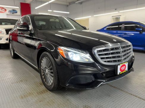 Used 2015 Mercedes-Benz C 300 4MATIC Sedan image 4