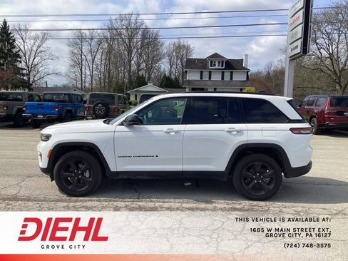 Used 2025 Jeep Grand Cherokee Limited w/ Black Appearance Package AWD/4WD image 4