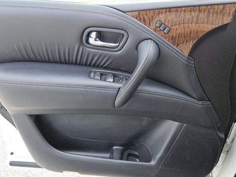 Used 2020 Nissan Armada SL w/ Premium Package image 16