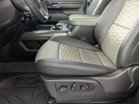 Used 2024 Chevrolet Silverado 2500 ZR2 w/ Technology Package image 14