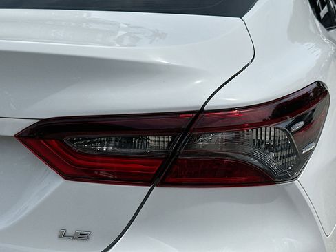 Used 2022 Toyota Camry LE image 28