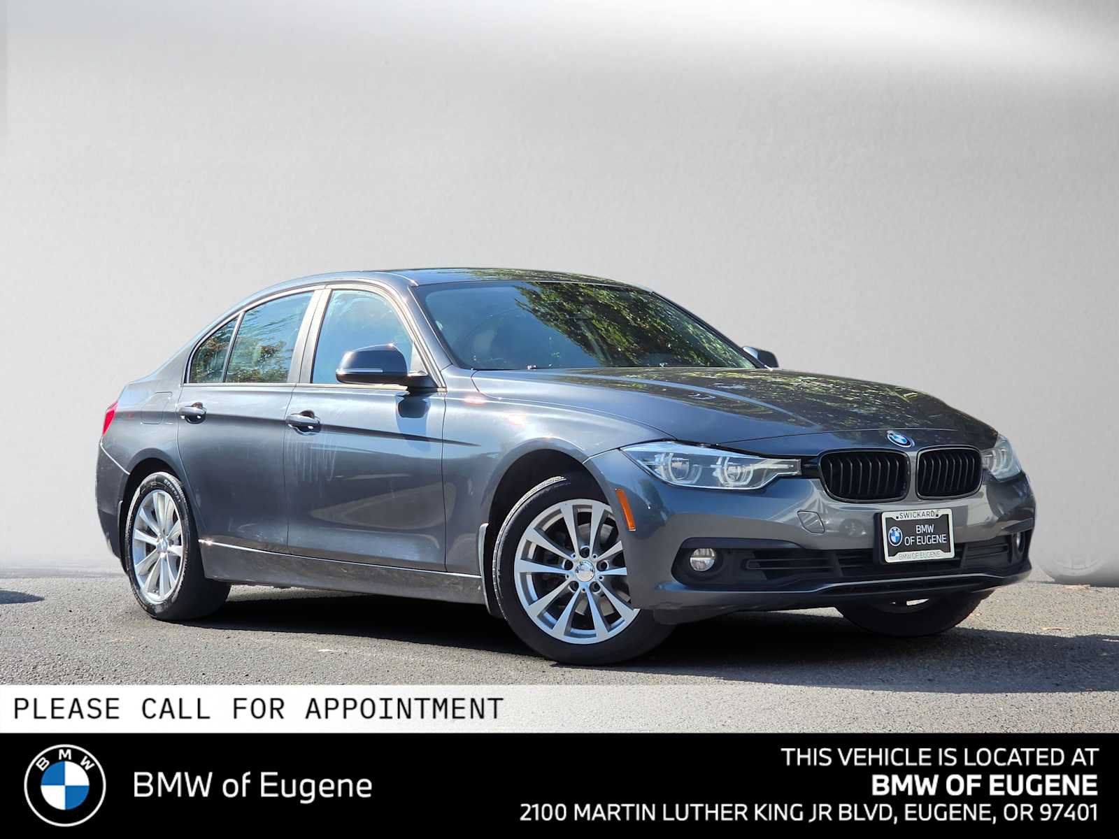 Used 2018 BMW 320i xDrive Sedan w/ Convenience Package AWD/4WD image 1