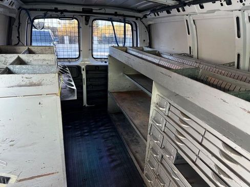 Used 2000 Chevrolet Express 2500 RWD image 13