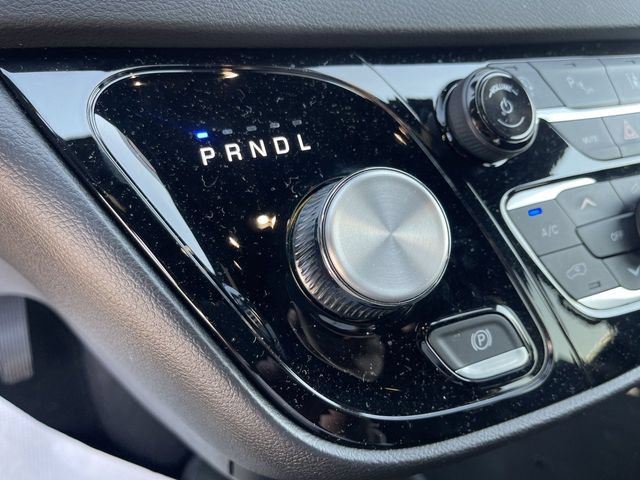 Used 2025 Chrysler Pacifica Select FWD image 19