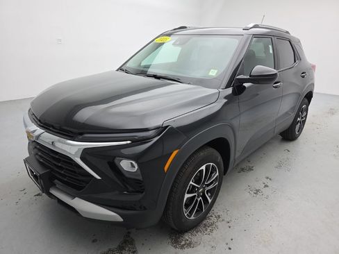 Used 2025 Chevrolet TrailBlazer LT w/ Convenience Package AWD/4WD image 5