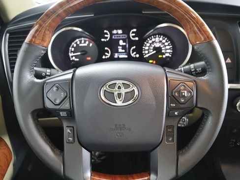 Used 2020 Toyota Sequoia Platinum AWD/4WD image 37