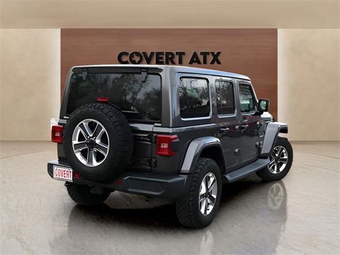 Used 2018 Jeep Wrangler Unlimited Sahara image 5