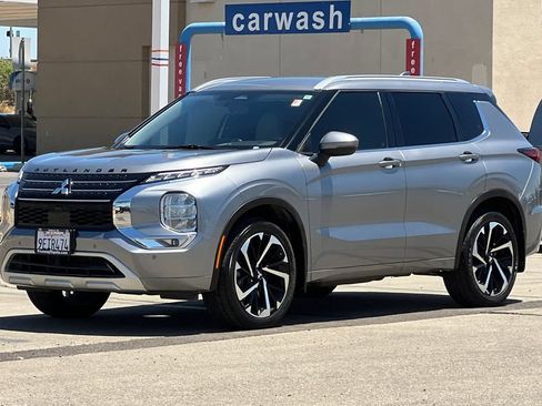 Used 2023 Mitsubishi Outlander SEL FWD image 10