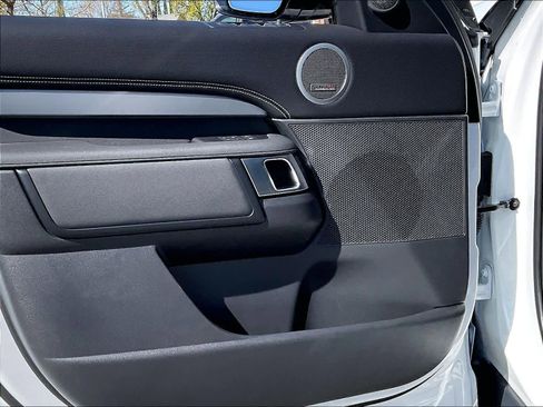 New 2026 Land Rover Discovery Limited Edition image 24