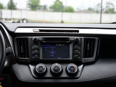 Used 2016 Toyota RAV4 LE AWD/4WD image 21