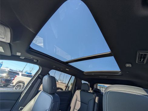 New 2026 Chevrolet Traverse LT image 25