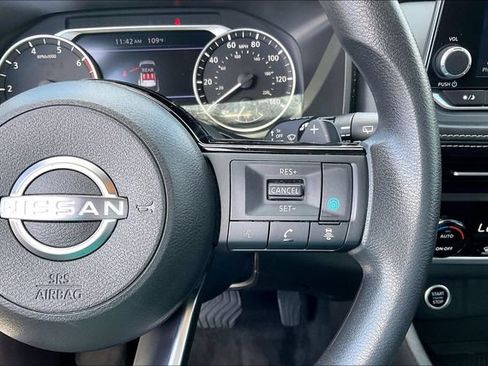 Used 2023 Nissan Rogue SV FWD image 19