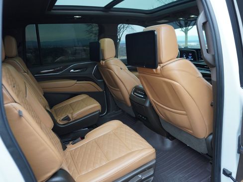 Used 2021 Cadillac Escalade ESV Sport w/ Driver Assist Tech Package image 36