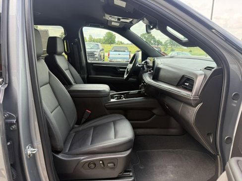 Used 2026 Chevrolet Suburban Z71 AWD/4WD image 8