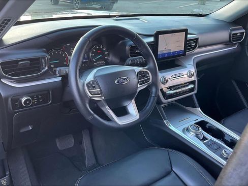 Used 2023 Ford Explorer XLT w/ Equipment Group 202A image 15