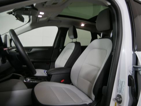 Used 2026 Ford Escape Active w/ Cold Weather Package AWD/4WD image 13