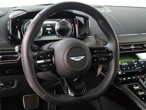 Used 2025 Aston Martin V8 Vantage Coupe image 15