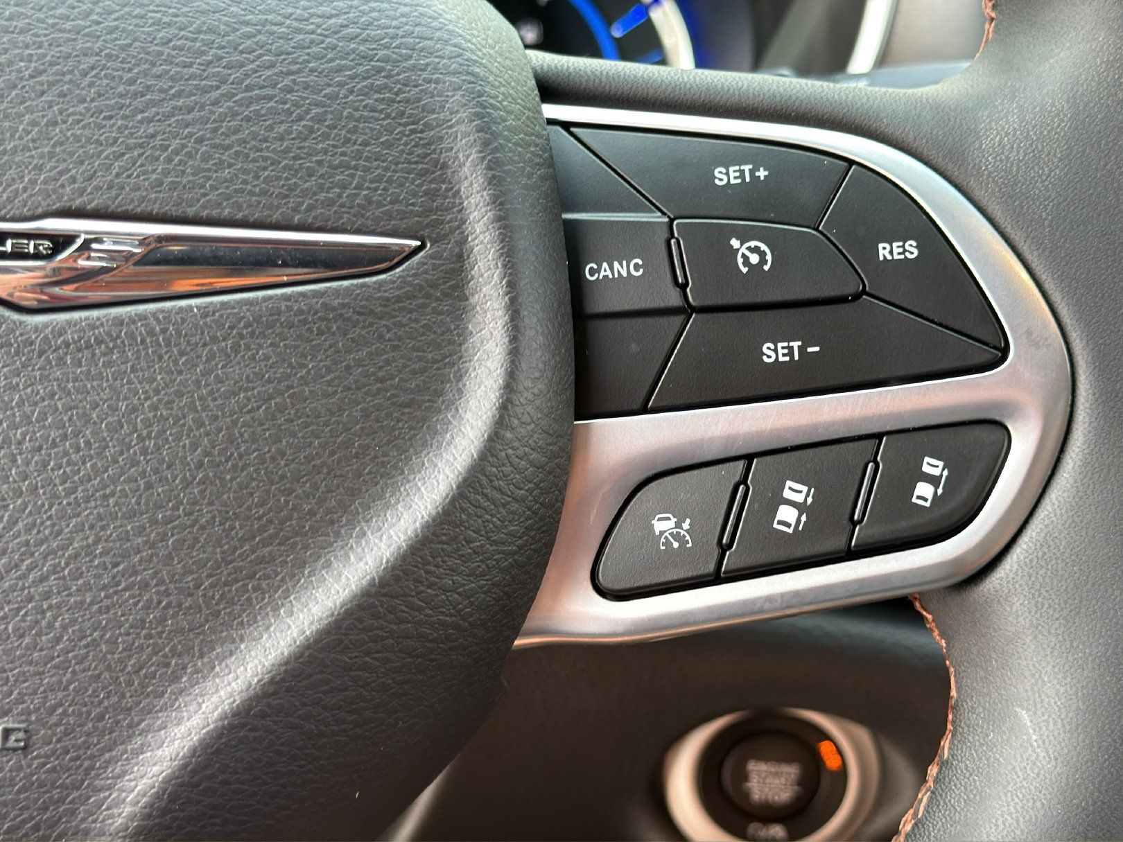 Used 2024 Chrysler Pacifica Pinnacle FWD image 24