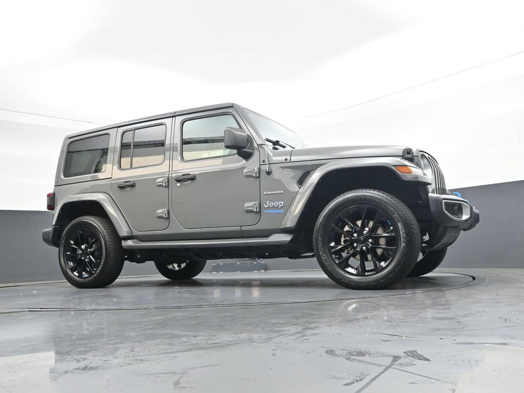 Used 2022 Jeep Wrangler Unlimited Sahara AWD/4WD image 33